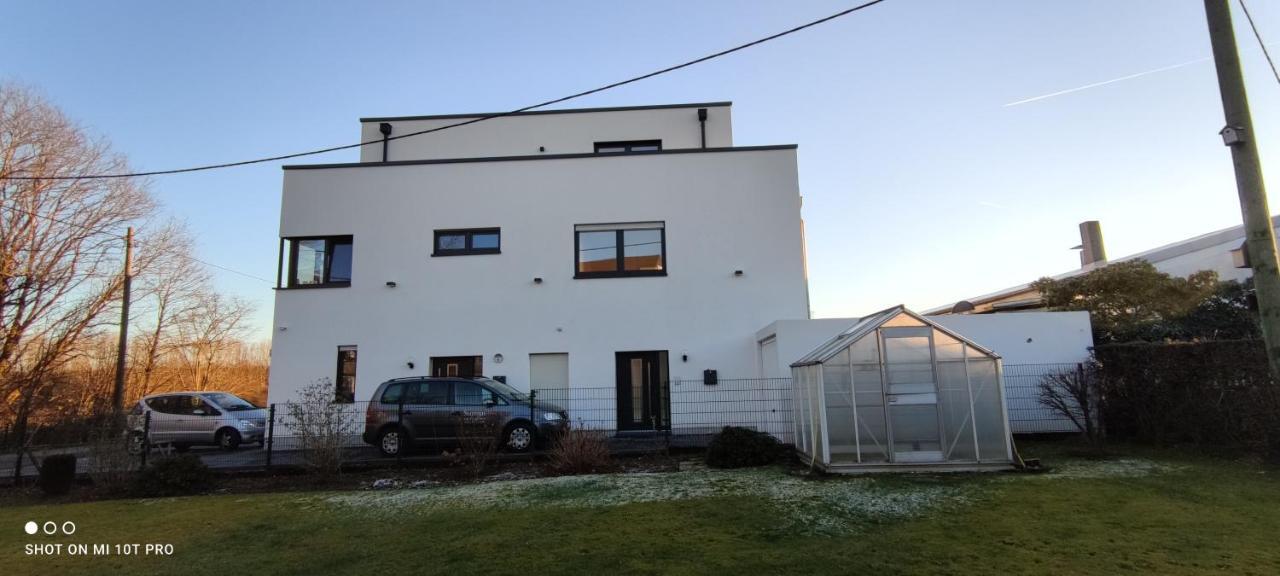 Neue Doppelhaushaelfte Mit Terrasse, Balkon Und Garten Remscheid Exterior foto