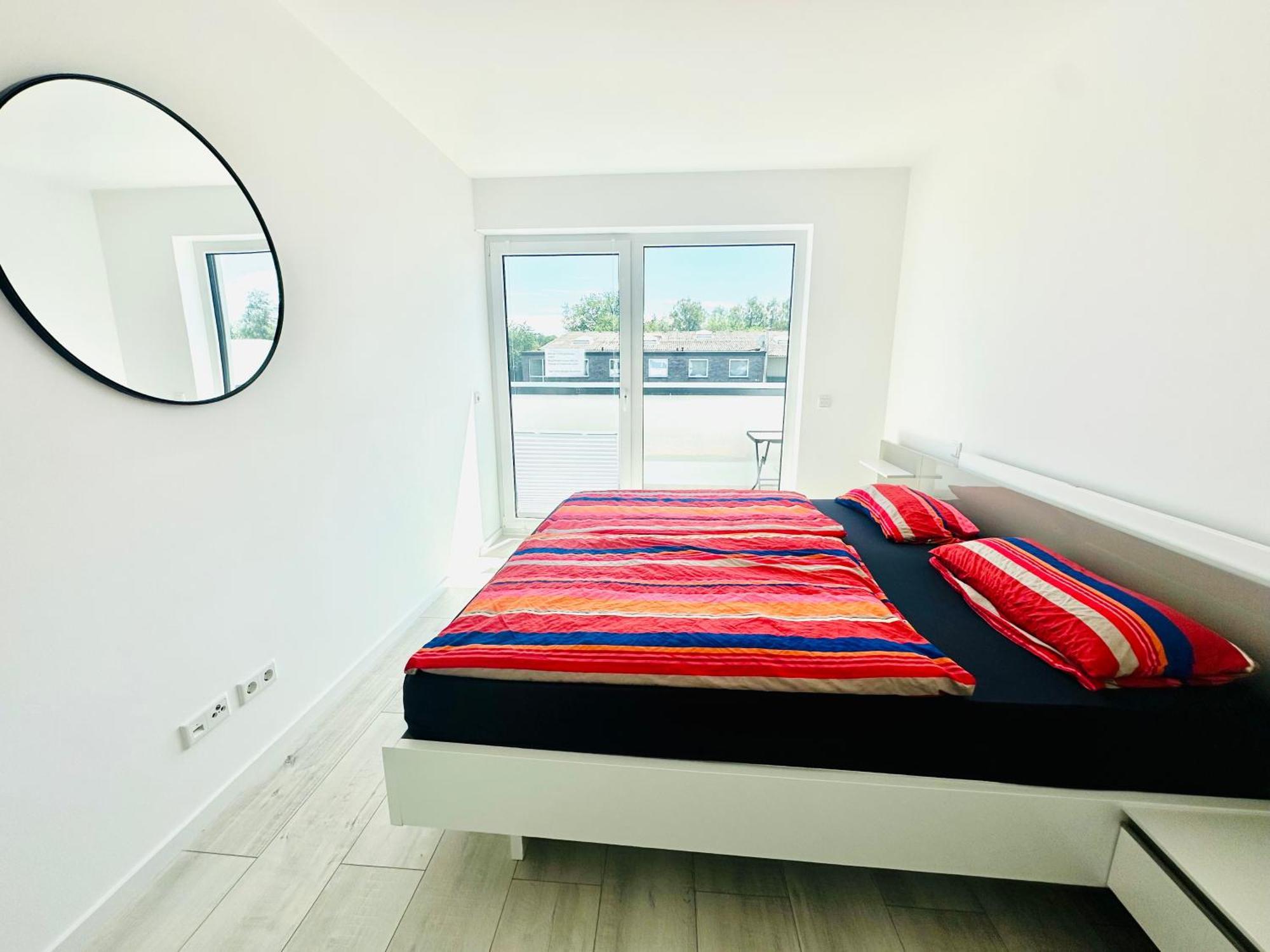 Neue Doppelhaushaelfte Mit Terrasse, Balkon Und Garten Remscheid Exterior foto